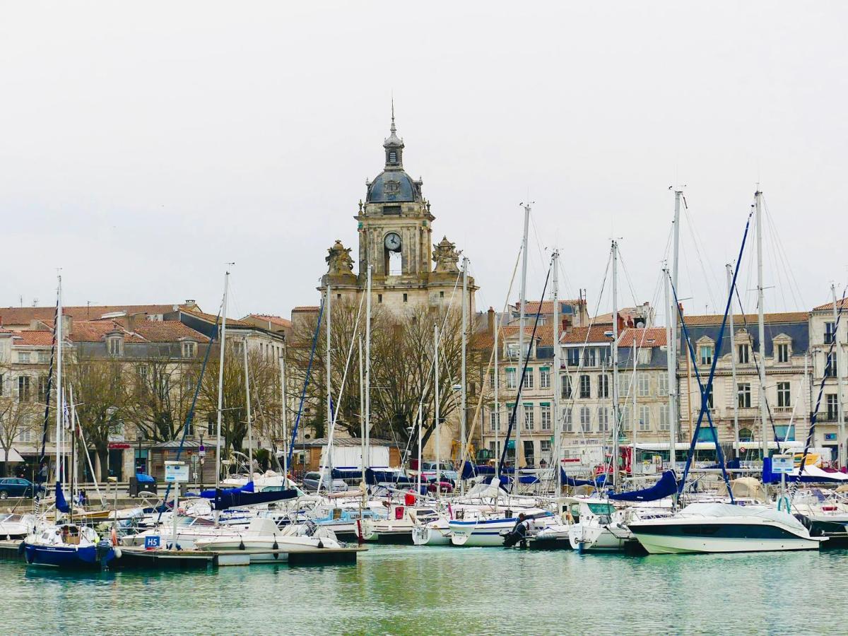 La Rochelle Sur Un Voilier Botel