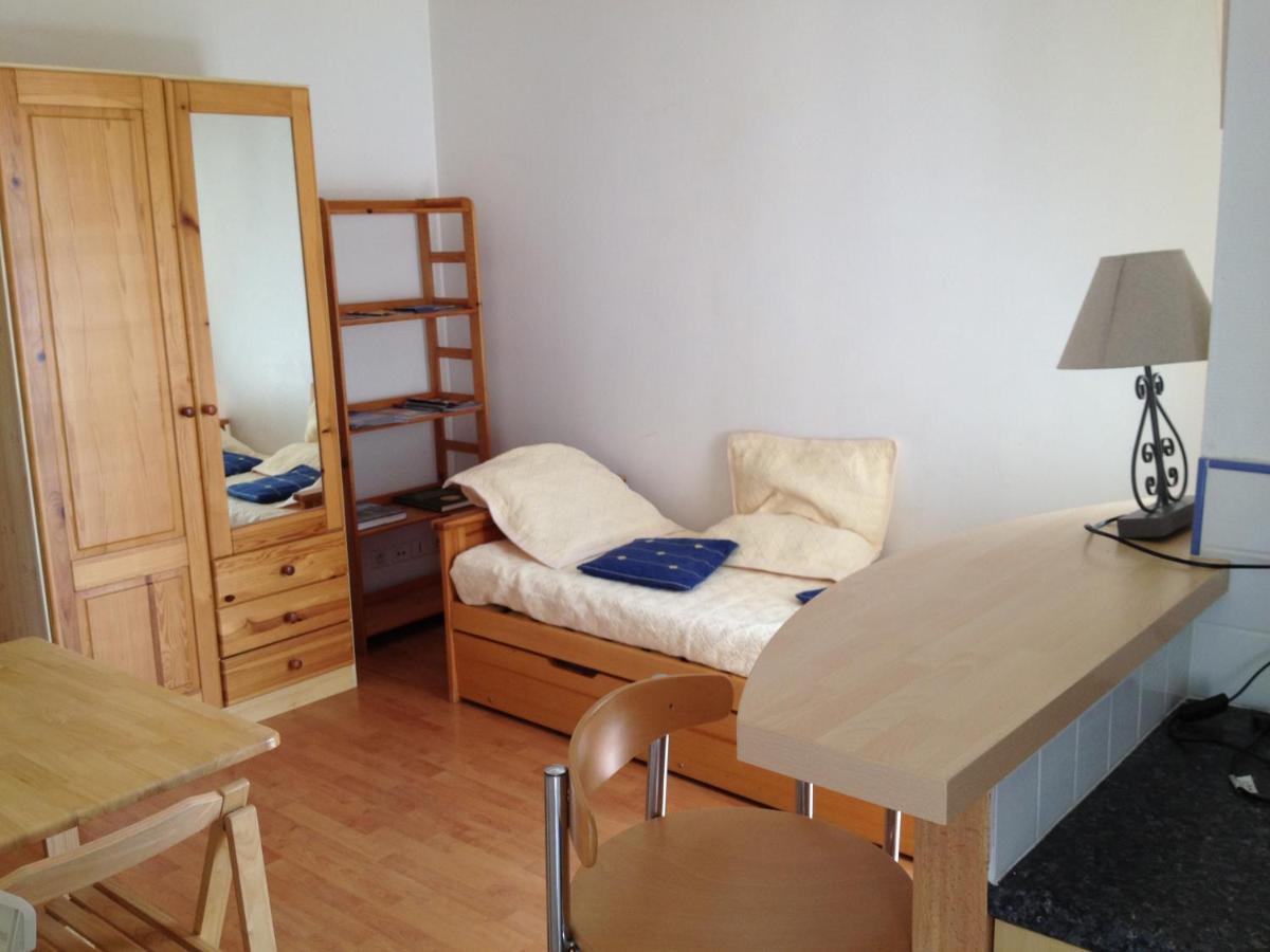Joli Studio Meublé + Parking En Sous Sol Appartement