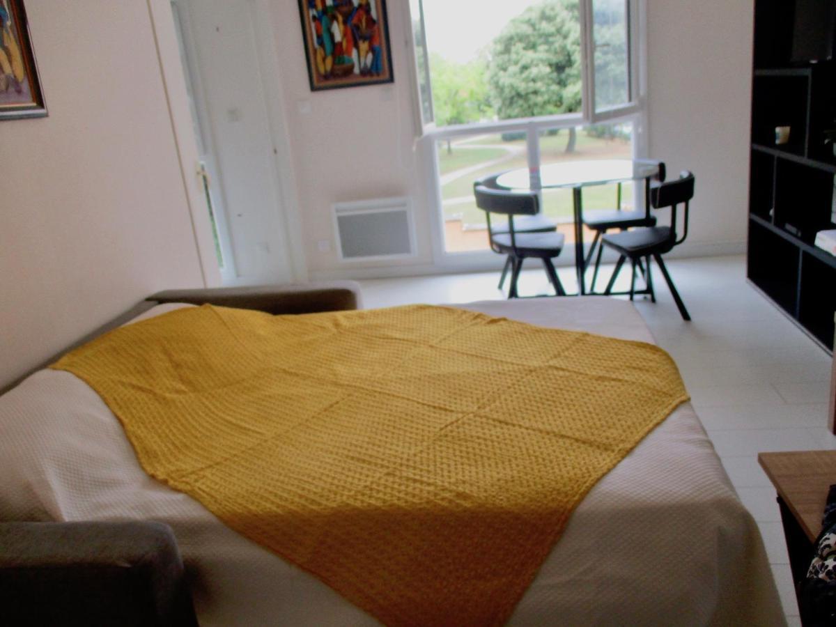 Studio Entièrement Rénové 7 Rue Du Stade Résidence L'orée De La Genette * La Rochelle (Charente-Maritime)