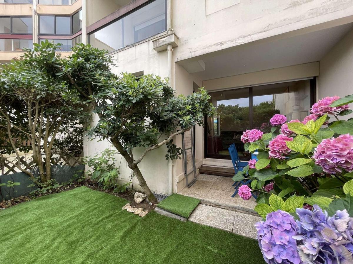 Apartment Cosy Avec Terrasse, Piscine Et Proche A La Rochelle - Fr-1-246-627 *