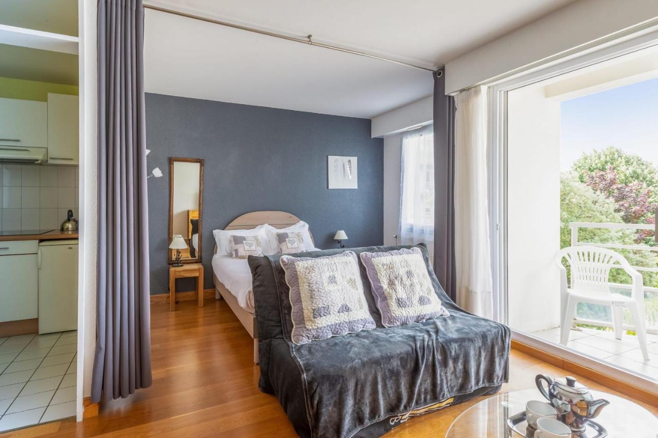 Très Bel Avec Balcon Au Coeur De La Rochelle - Welkeys Appartement *