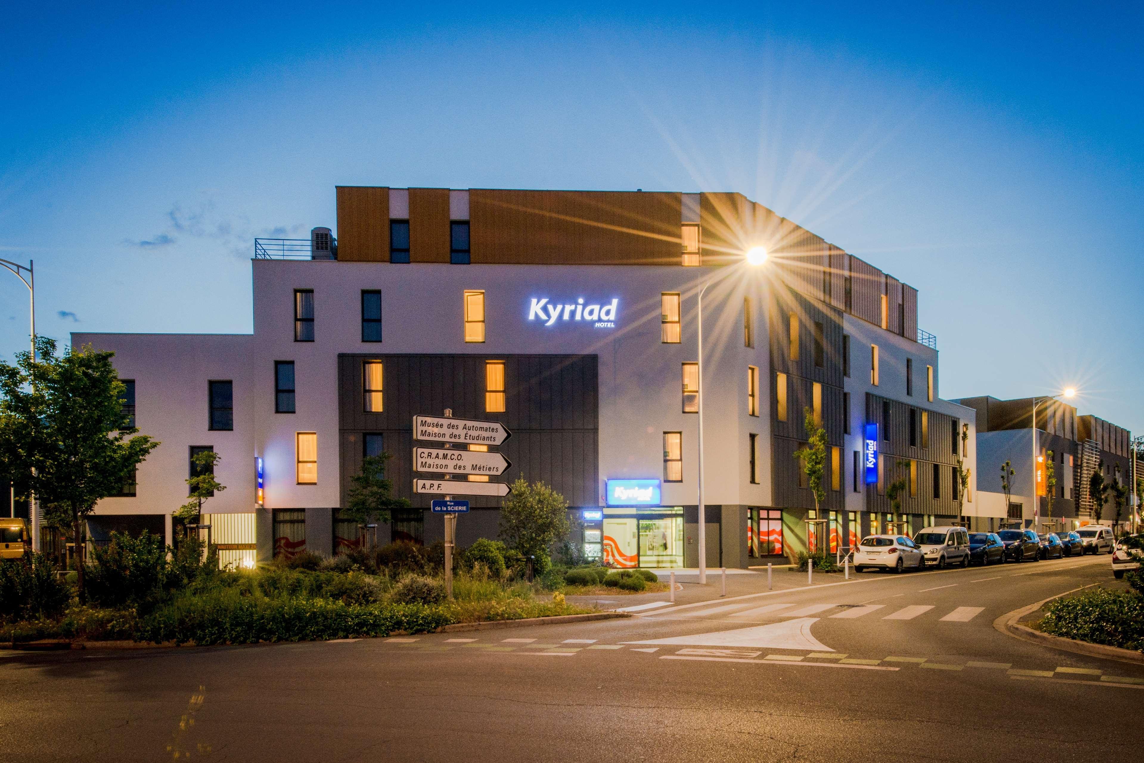 Kyriad La Rochelle Centre - Les Minimes Hotel
