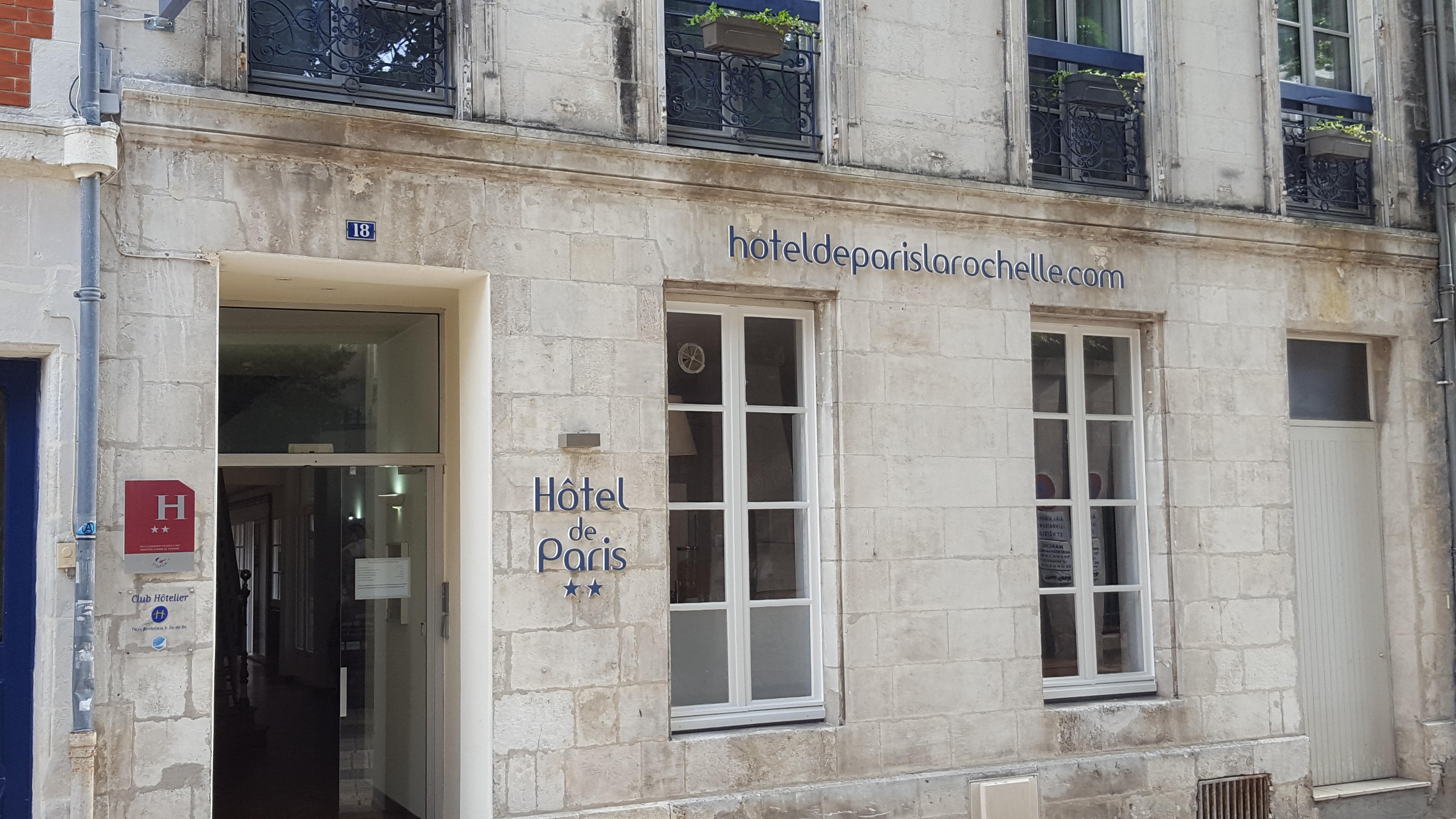 De Paris Hotel 2*