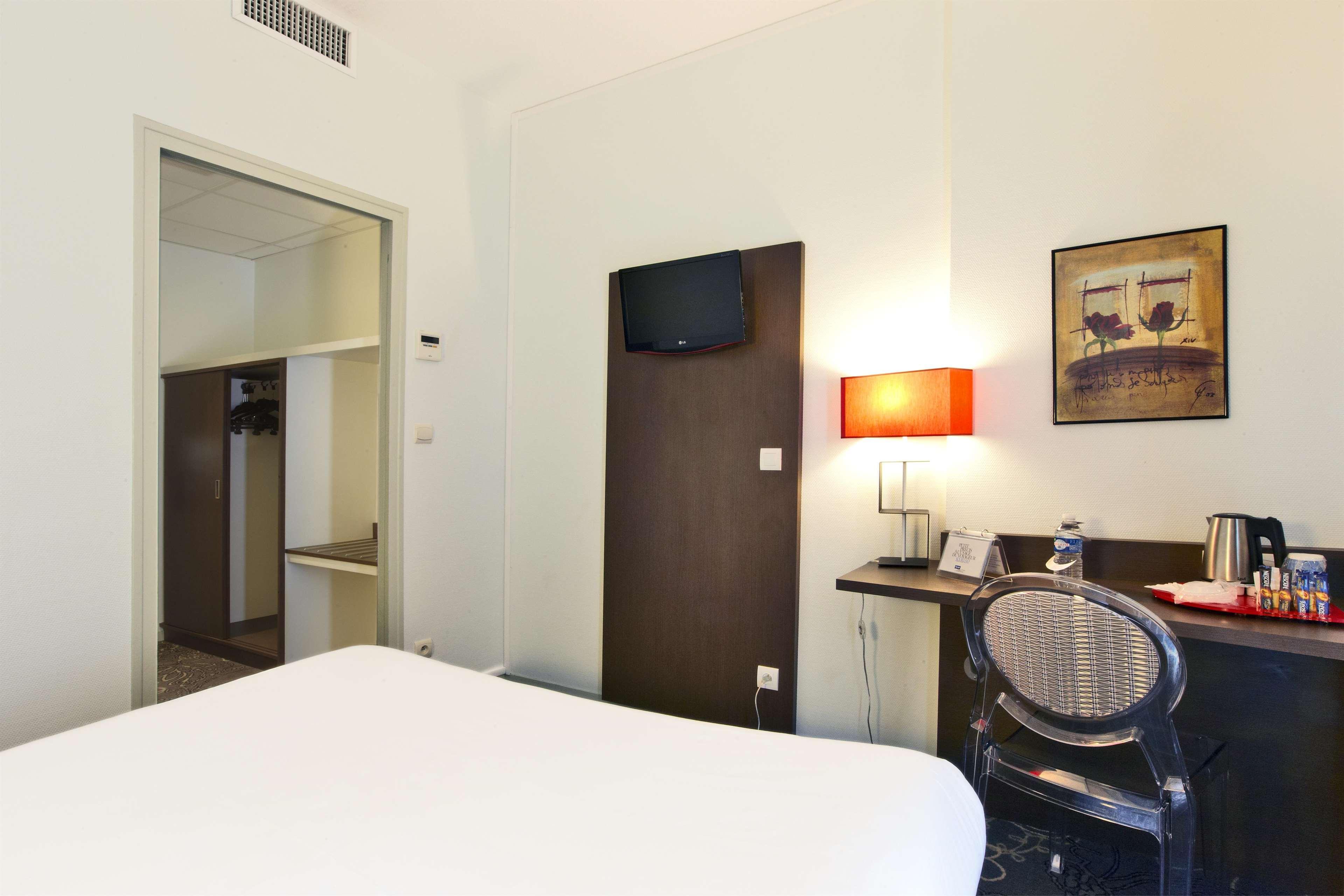 Kyriad La Rochelle Centre 3*
