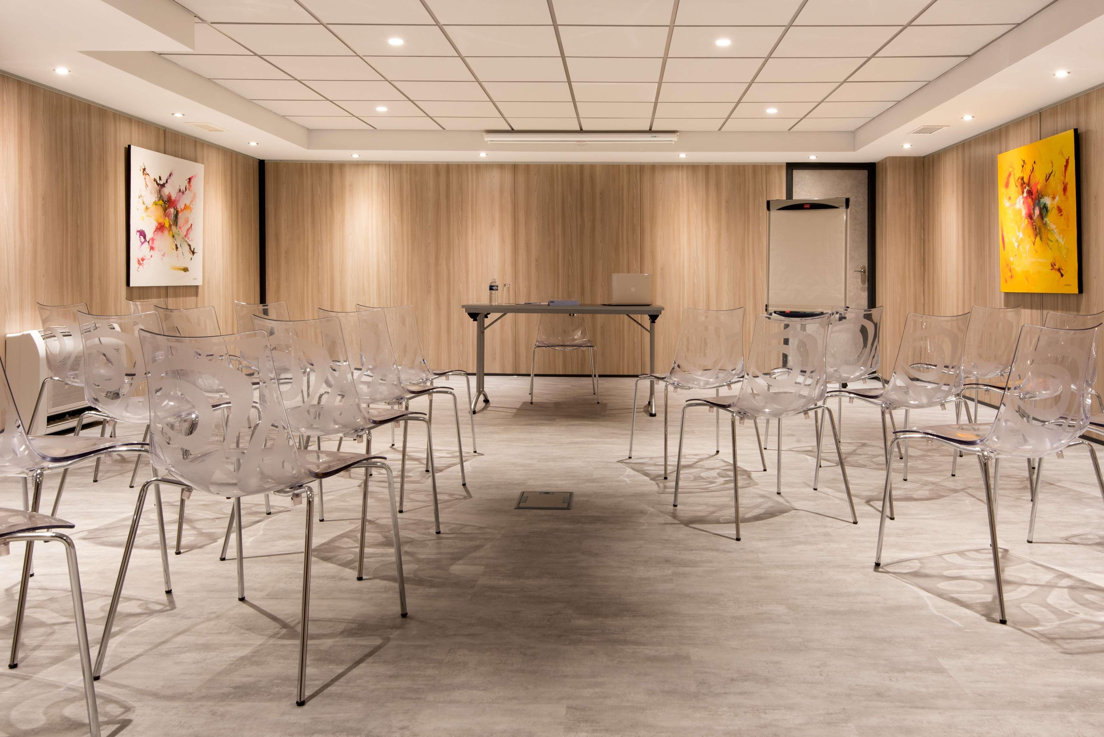 Hotel Kyriad La Rochelle Centre 3*