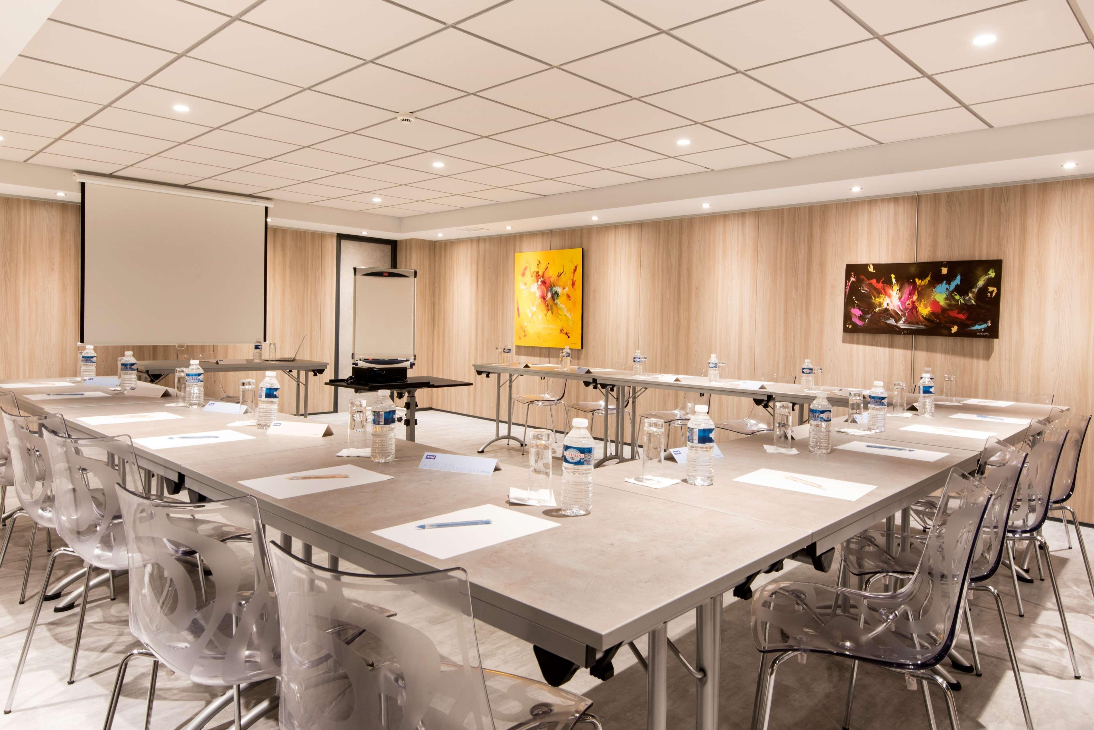 Kyriad La Rochelle Centre Hotel 3*