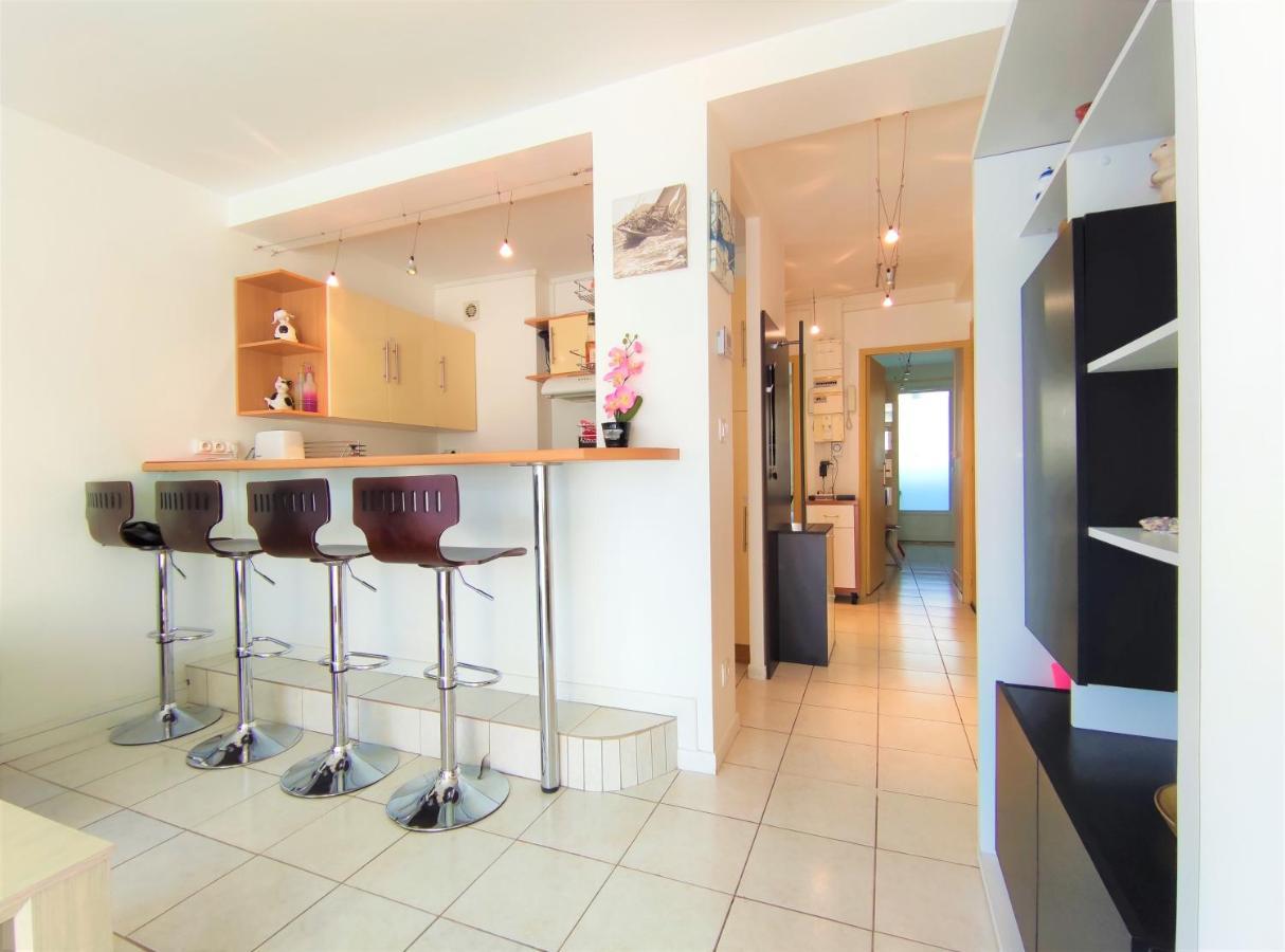 6 Appartements Et 4 Adresses A Mi-Chemin Entre Le Vieux Port Et L Ile De Re Apartment La Rochelle (Charente-Maritime)