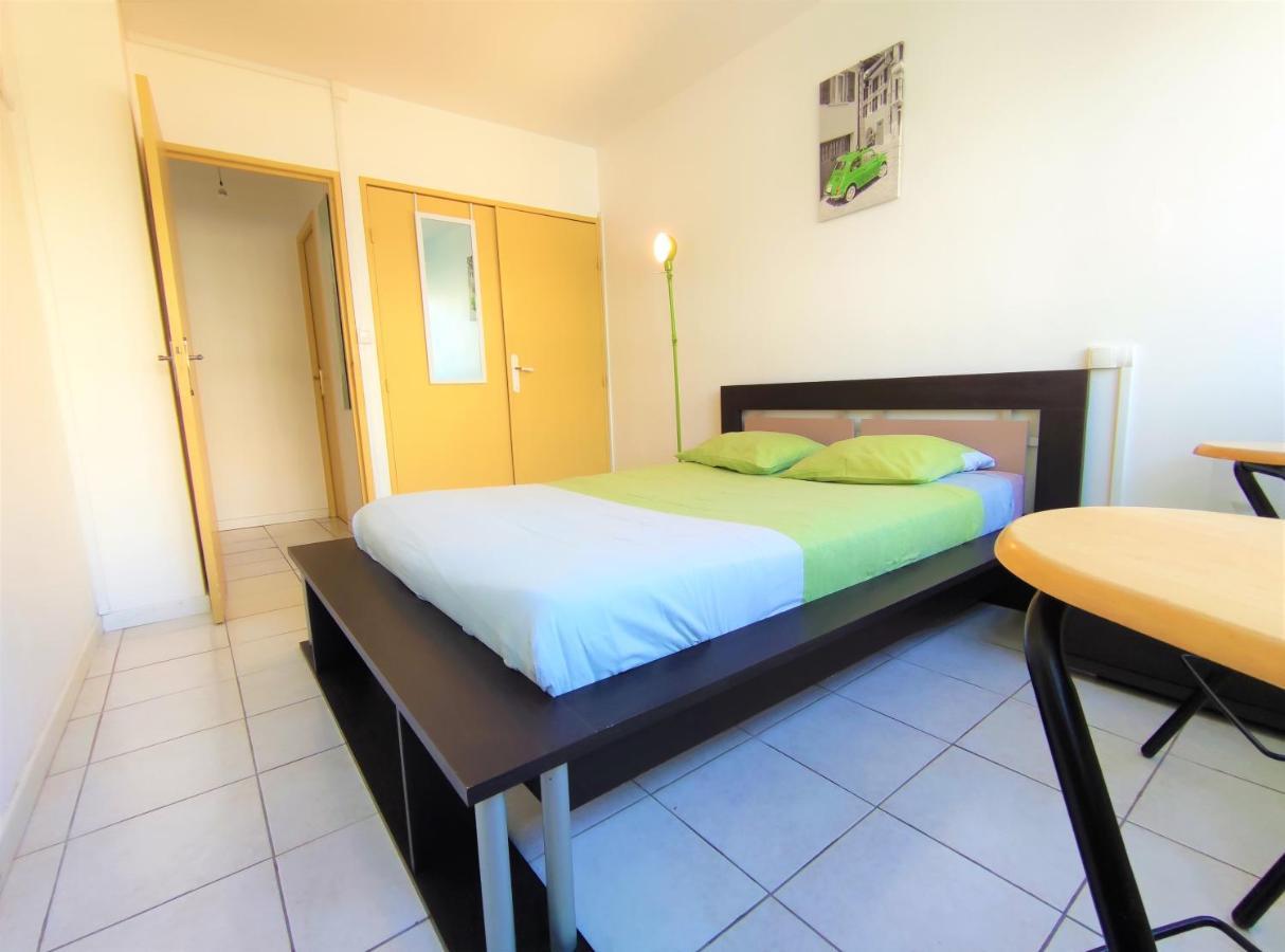 6 Appartements Et 4 Adresses A Mi-Chemin Entre Le Vieux Port Et L Ile De Re