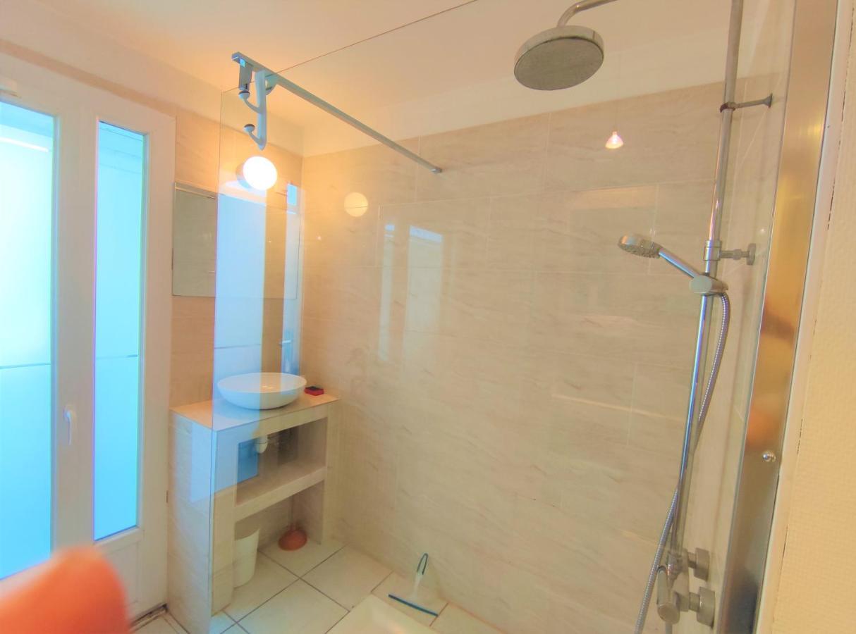 6 Appartements Et 4 Adresses A Mi-Chemin Entre Le Vieux Port Et L Ile De Re Apartment *