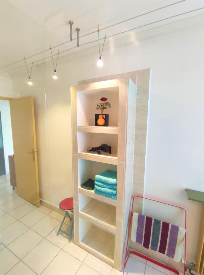 6 Appartements Et 4 Adresses A Mi-Chemin Entre Le Vieux Port Et L Ile De Re Apartment *