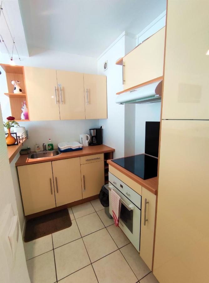 6 Appartements Et 4 Adresses A Mi-Chemin Entre Le Vieux Port Et L Ile De Re * La Rochelle (Charente-Maritime)