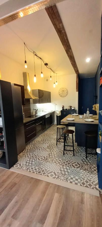 La Rochelaise : Calme&somptueux Dans L'hyper Centre. Appartement *