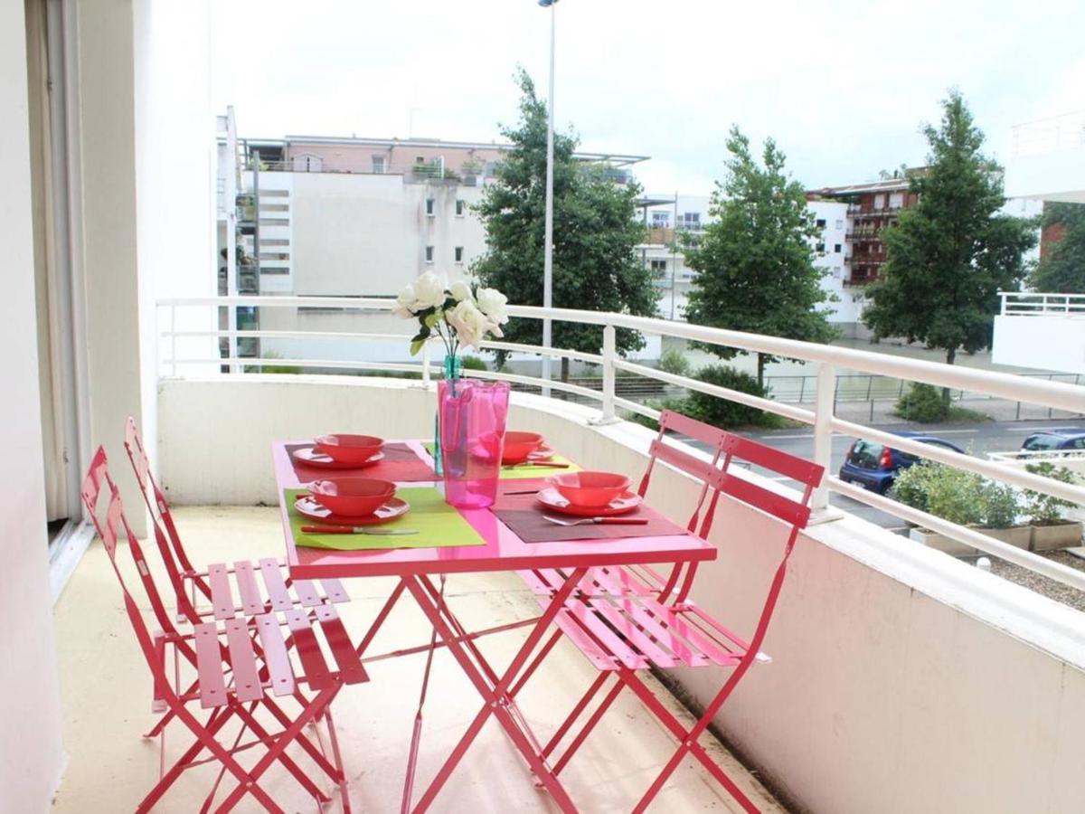 2 Pieces Avec Balcon, Parking Et Piscine, La Rochelle - Fr-1-246-11 * La Rochelle (Charente-Maritime)