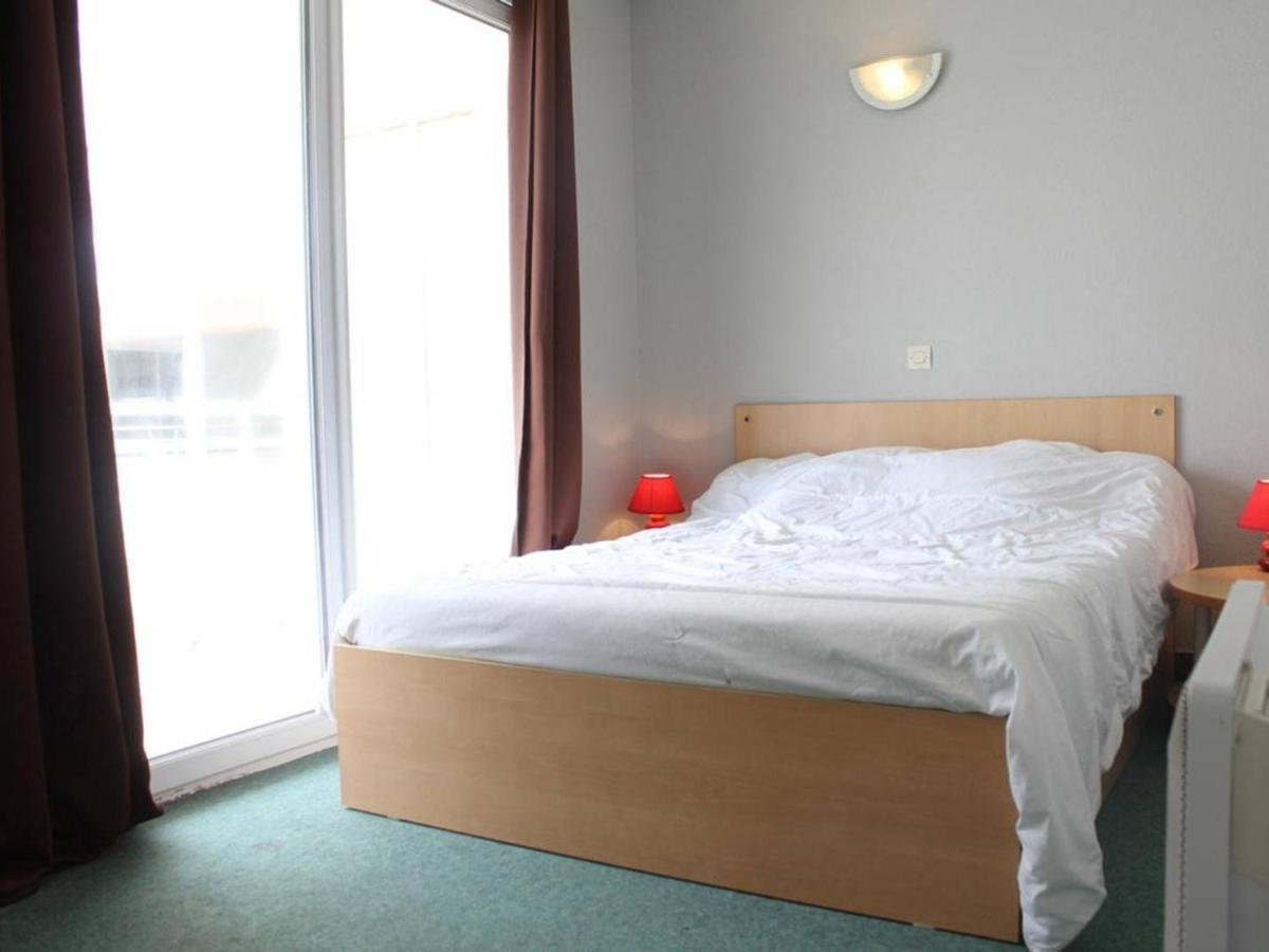 Apartment 2 Pieces Avec Balcon, Parking Et Piscine, La Rochelle - Fr-1-246-11 *