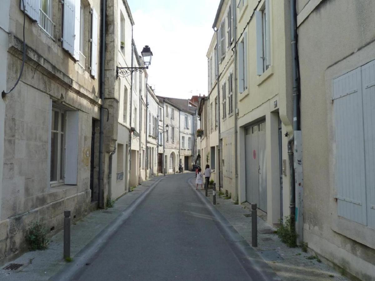 Appartement L'oasis Marin Meuble, Lumineux Et Cosy A 1min A Pied Du Marche Dans L'hyper Centre De La Rochelle Avec Tv Et Wifi La Rochelle (Charente-Maritime)