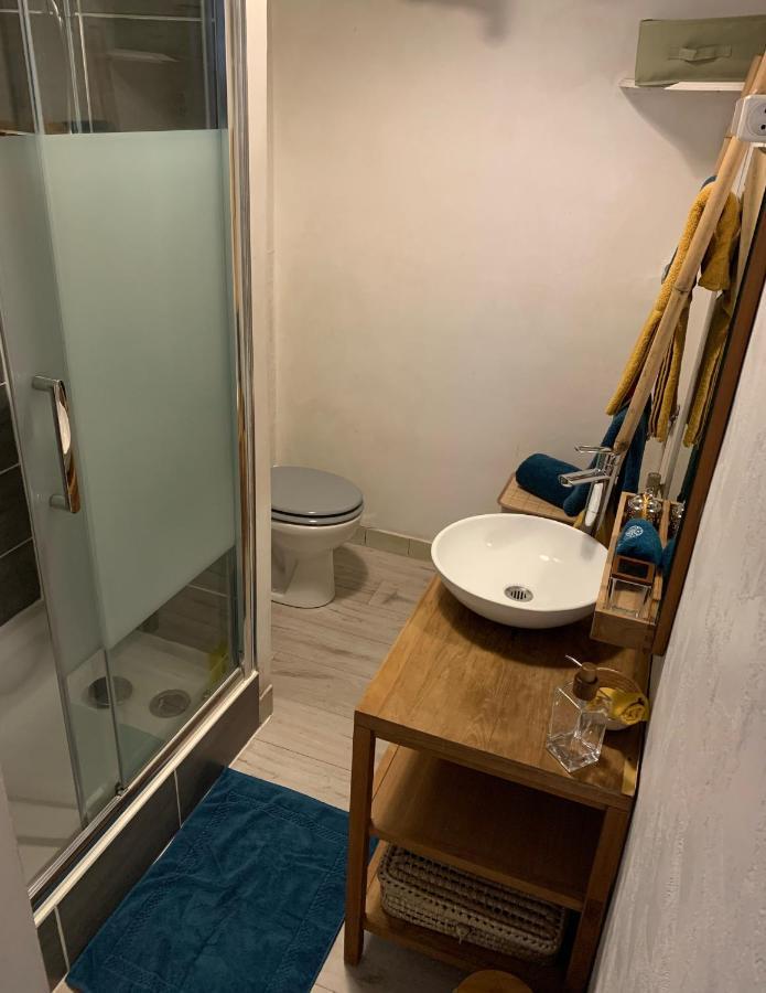 L'oasis Marin Meuble, Lumineux Et Cosy A 1min A Pied Du Marche Dans L'hyper Centre De La Rochelle Avec Tv Et Wifi Appartement
