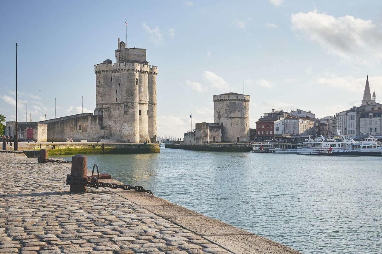 66m With Terrace In La Rochelle *