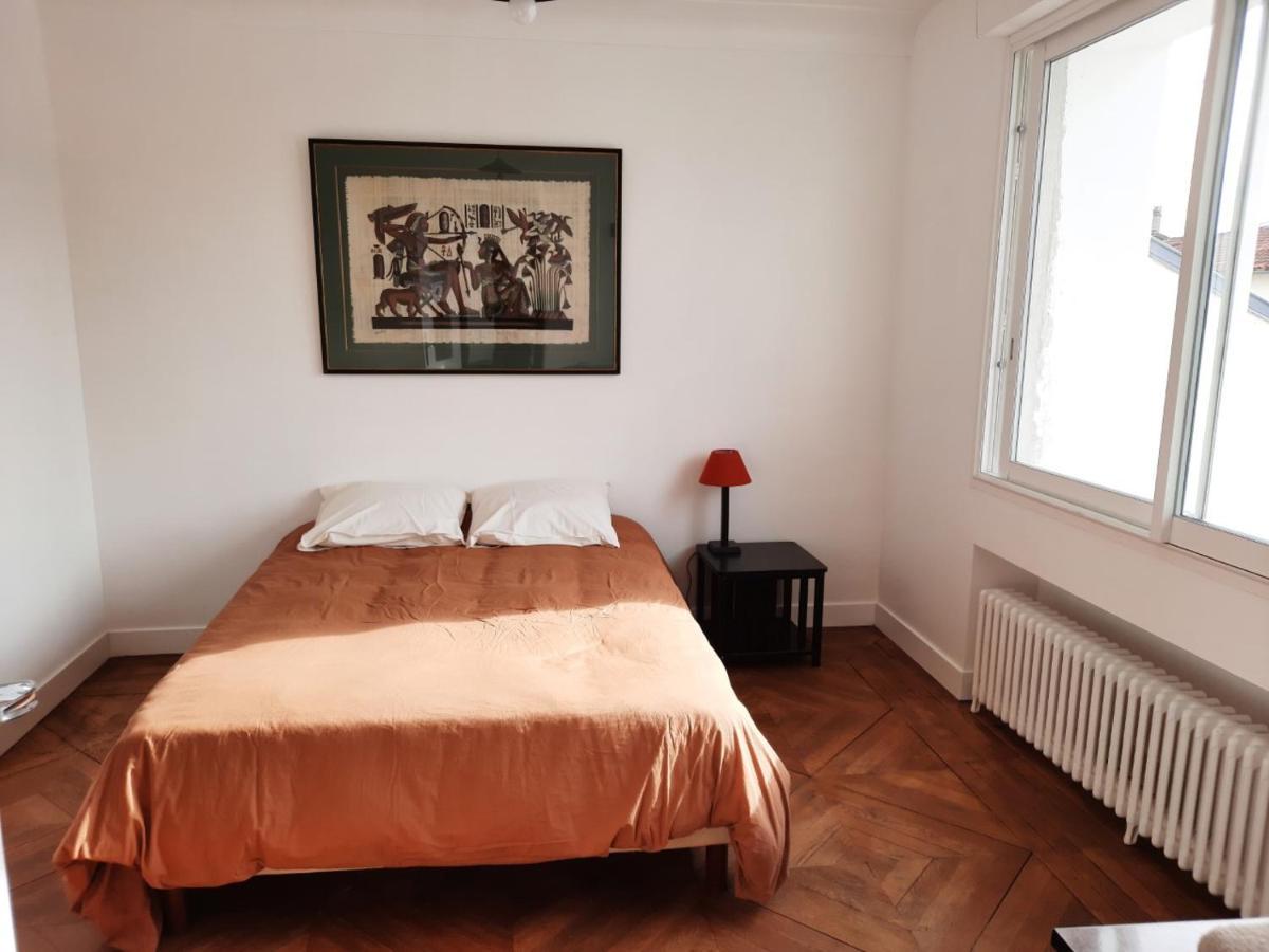 Holiday home Loue Maison 10 Couchages A La Rochelle Avec Jardin, Proche