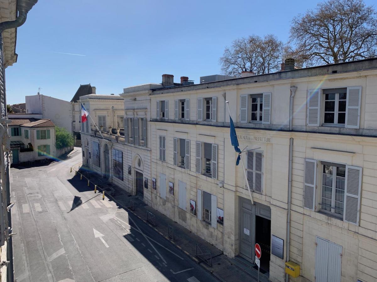 Le Ti Rochelais, Superbe Appart, Design, Cosy, Vieux-port Au Calme Appartement *