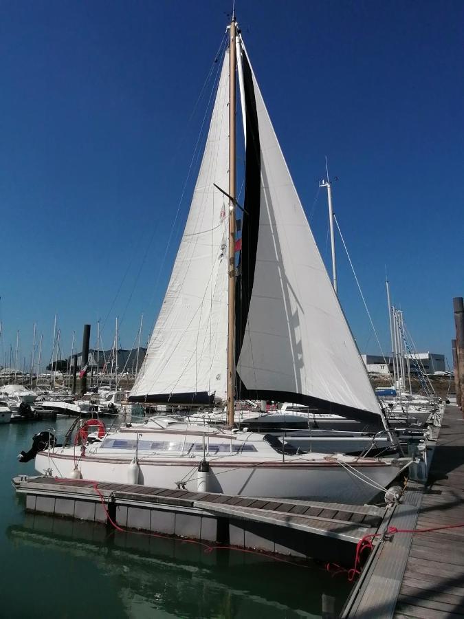 Bateau Voilier Quai Insolite * La Rochelle (Charente-Maritime)