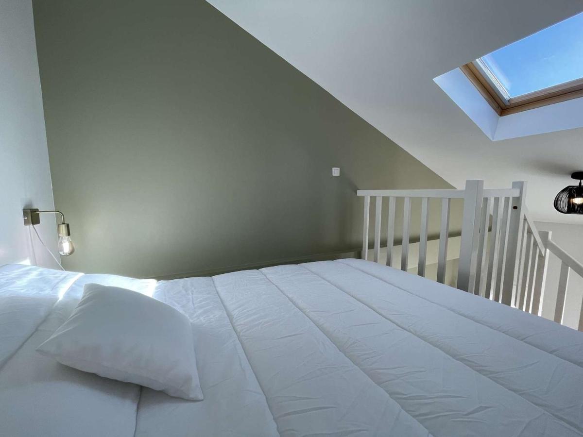 Duplex Avec Balcon, Proche Et Commerces - La Rochelle - Fr-1-246-642 Appartement