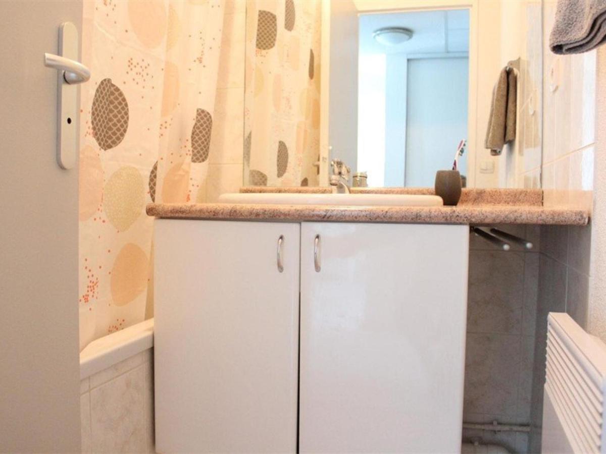 Appartement La Rochelle, 2 Pièces, 4 Personnes - Fr-1-246-207 *