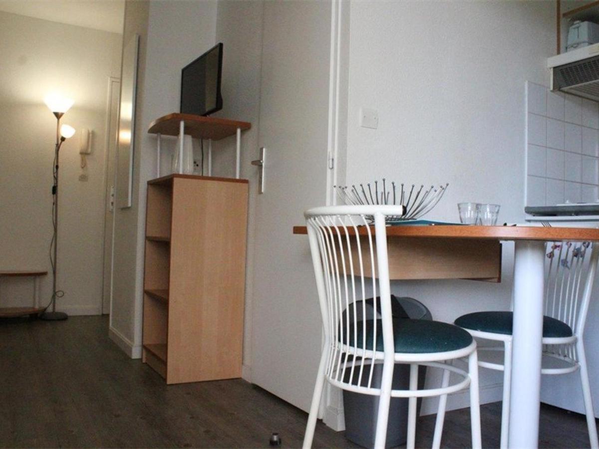 Avec Terrasse Et Piscine A La Rochelle - A Proximite - Fr-1-246-183 *