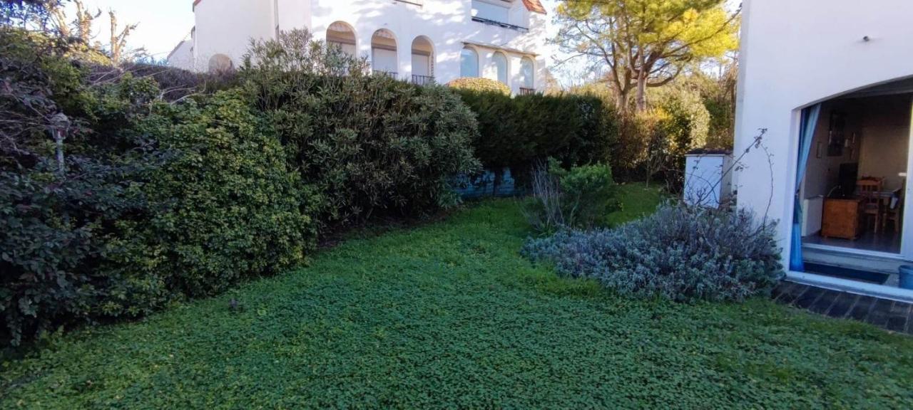 Au Jardin Apartment *