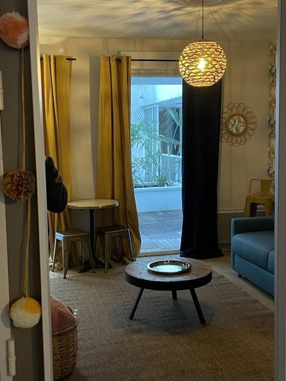Appartement De Charme, Bed, La Rochelle *