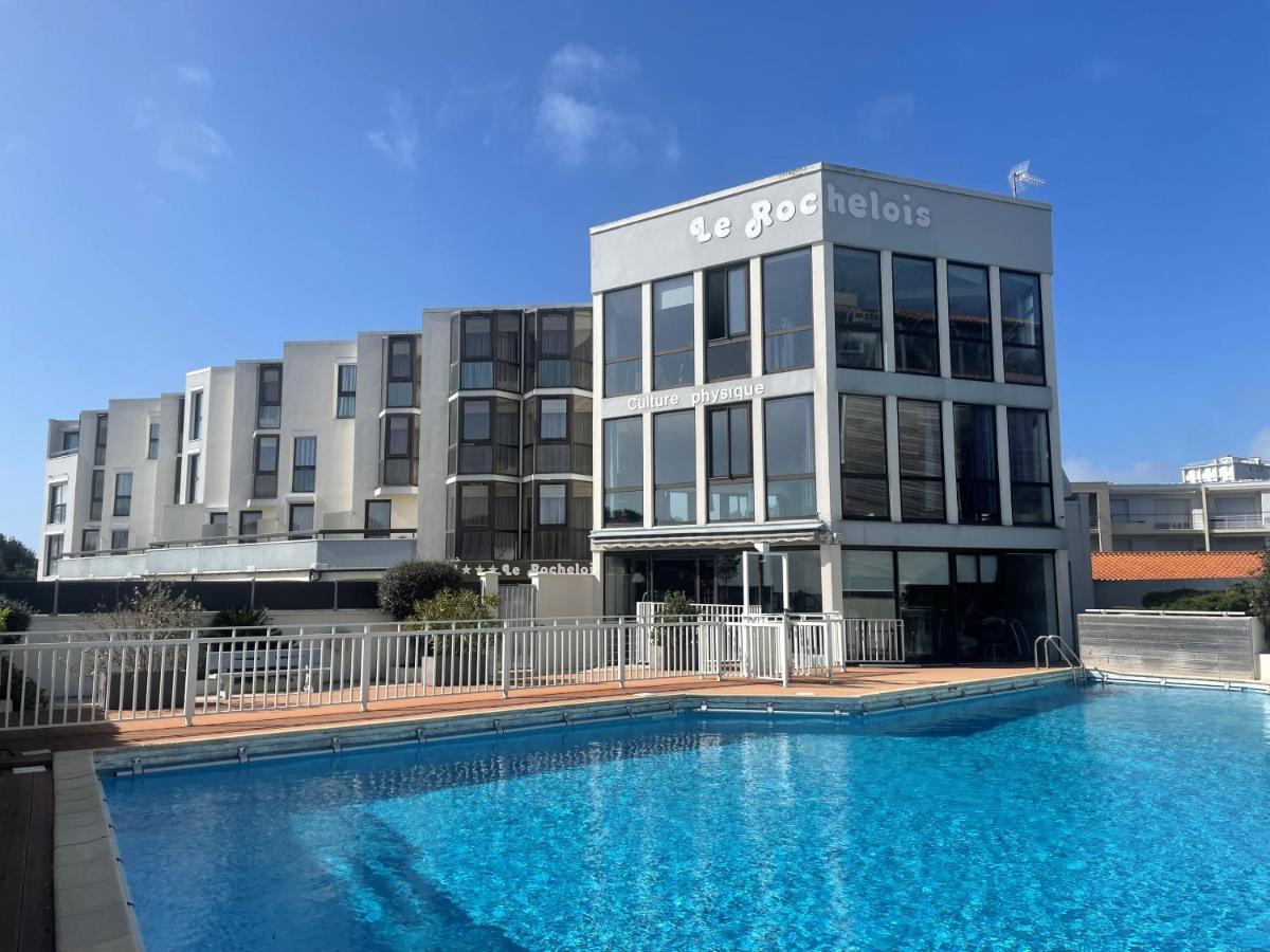 Logis Le Rochelois Hotel