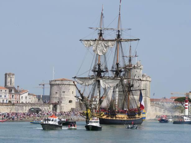 Couette-café 360 Degres Sur La Rochelle D