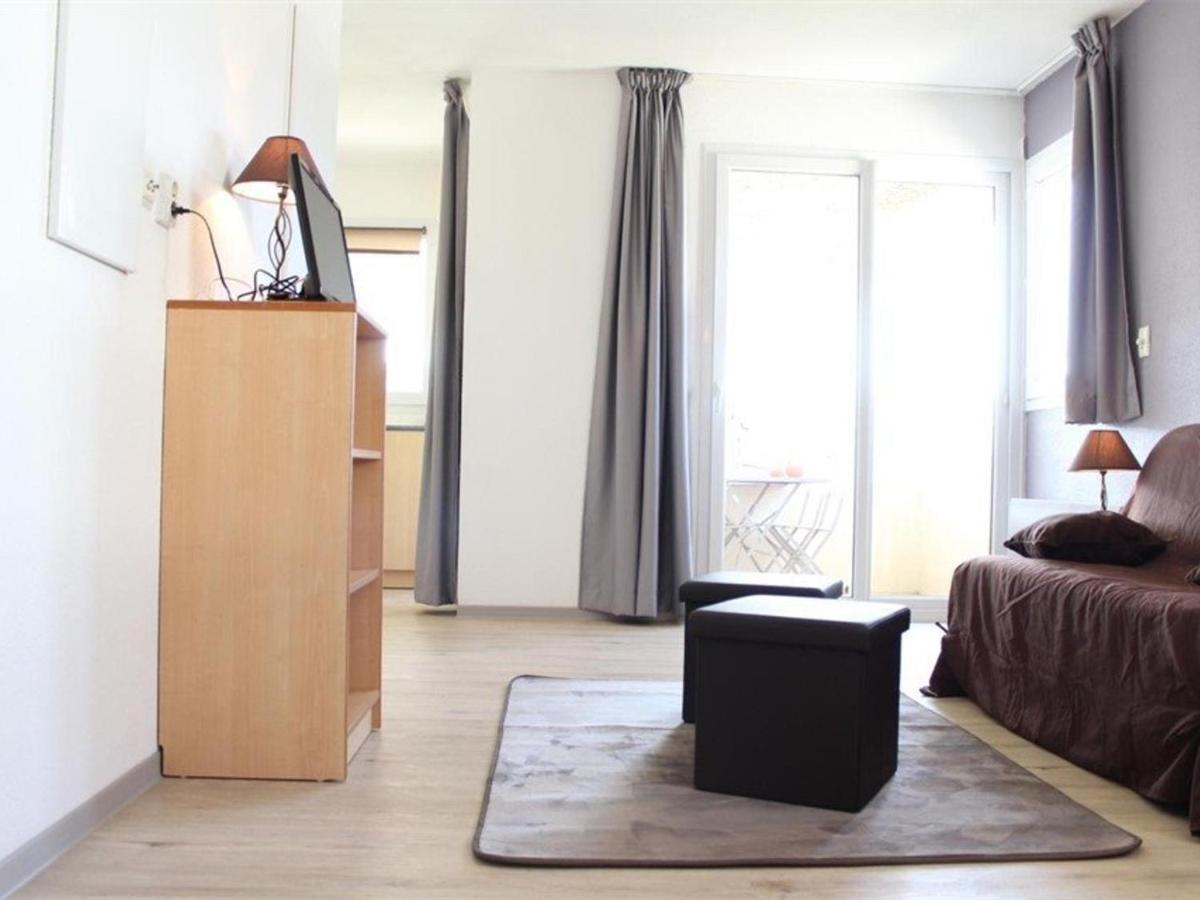 Apartment La Rochelle: Appt 2 Pieces, Piscine, Parking, Animaux Ok - Fr-1-246-648