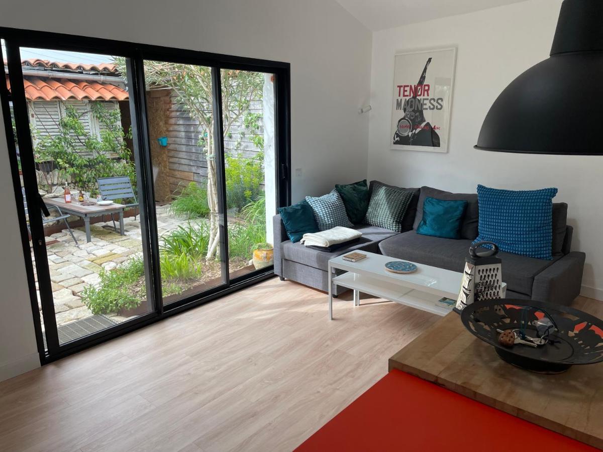 Apartment Maison Independante Avec Jardin, Tres Calme, Centre La Rochelle *