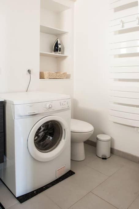 Superbe T1 Bis De 35 M2 - Stationnement Gratuit - Proche Gare Et Port - Apt Droit Apartment *