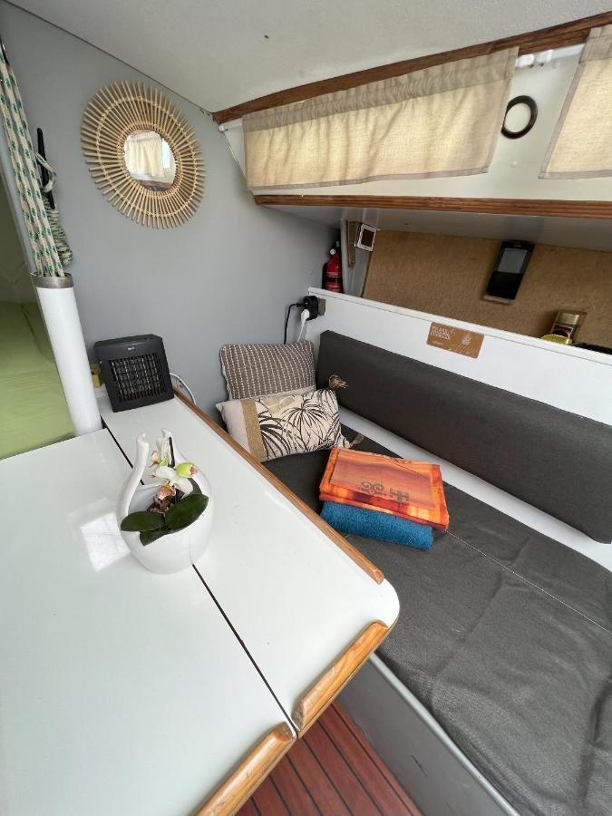 Botel Location Un Petit Voilier