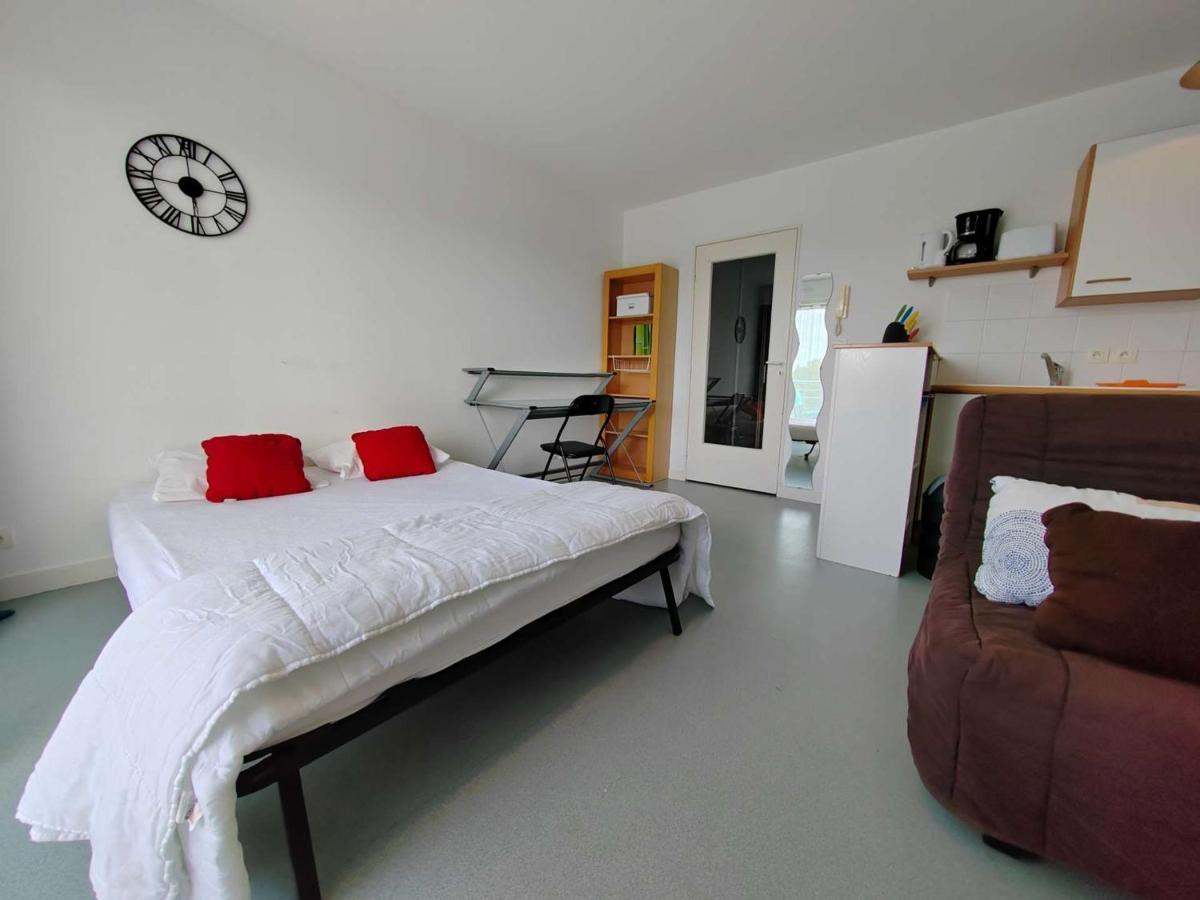 Confortable Avec Terrasse, Proche Plage, Parking Prive - La Rochelle - Fr-1-246-61 Apartment La Rochelle (Charente-Maritime)