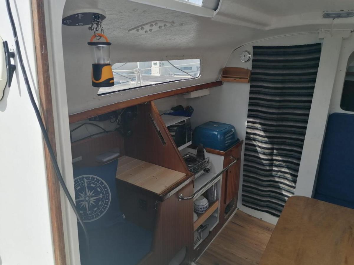 Bateau à Quai Bateau-hôtel