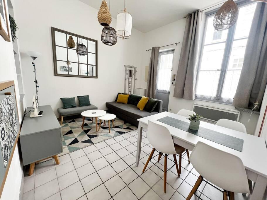 Apartment Cour Passy - Centre *