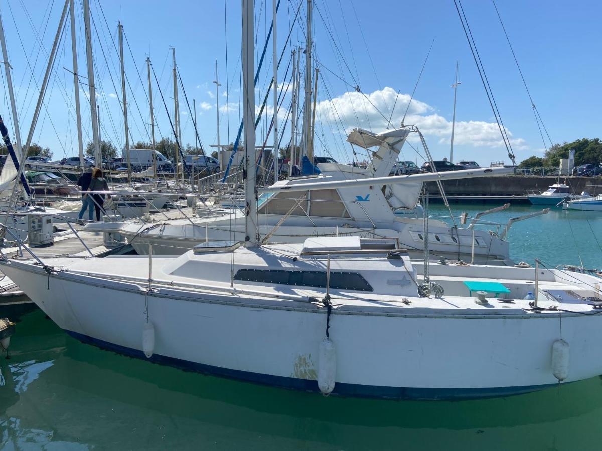 Botel Location Un Petit Voilier