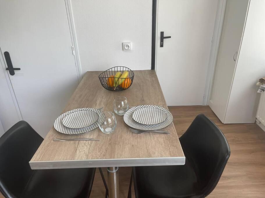 La Perle Marine- Proche Marche Central Et Vieux Port - Wifi Haut Debit - Appartement *