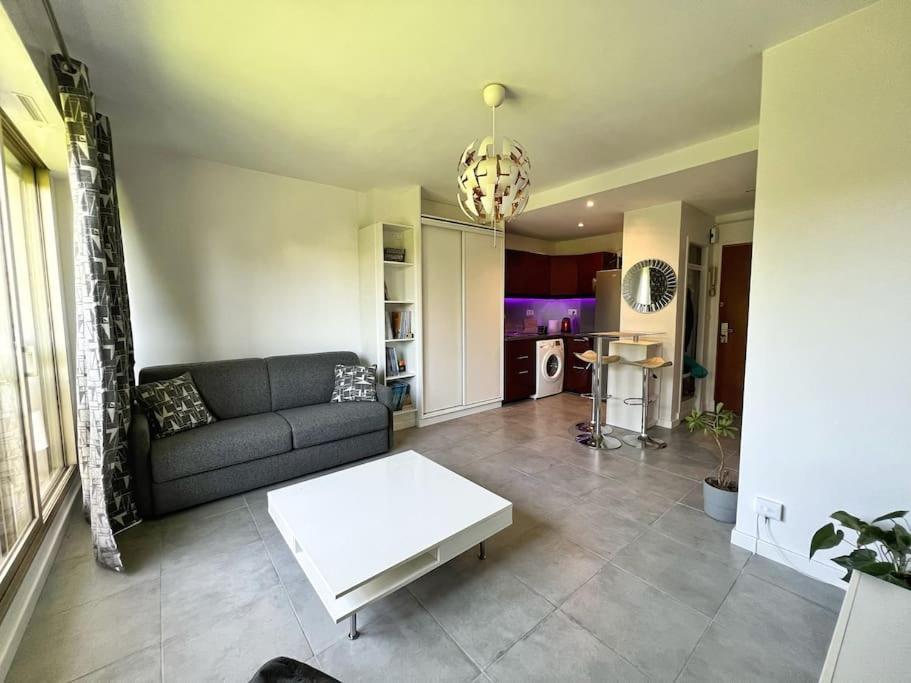 La Corniche - Bord De Apartment