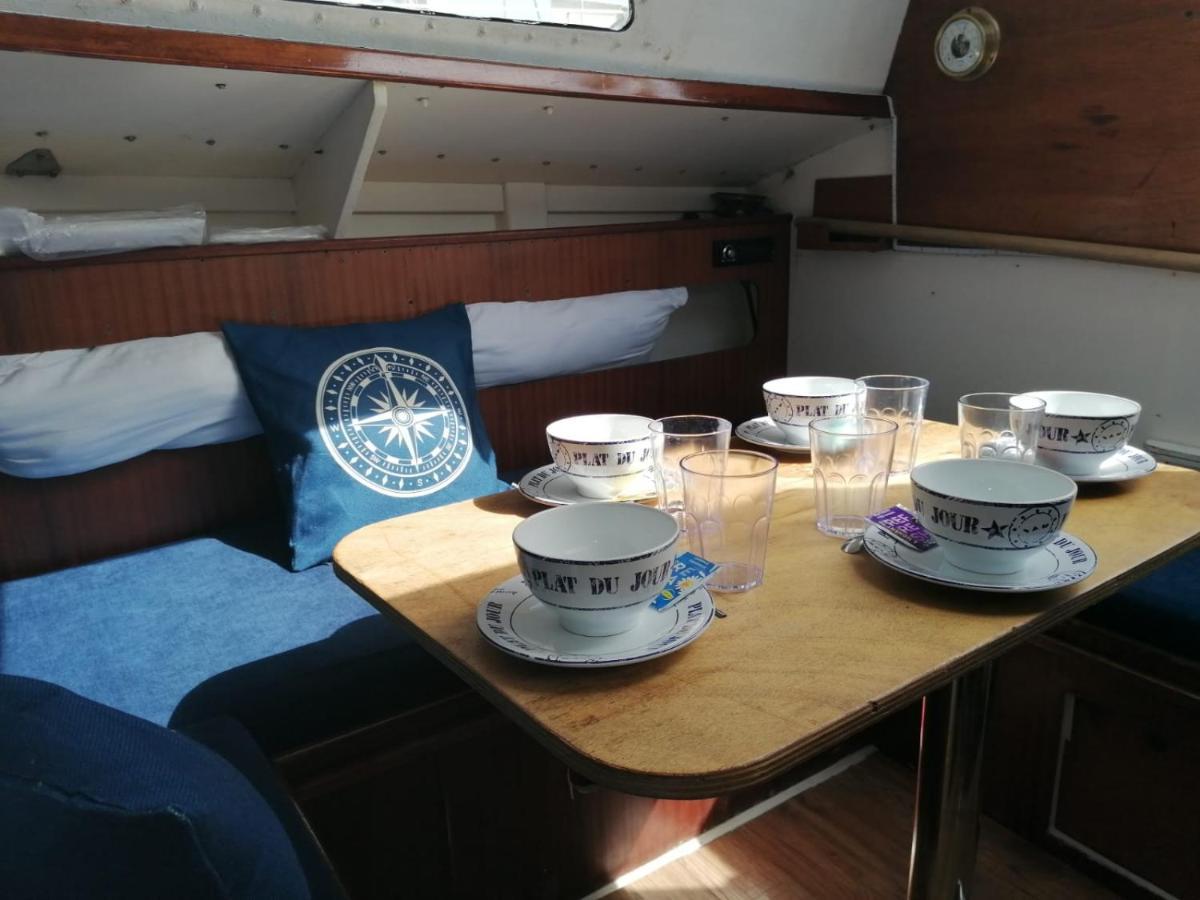 Bateau à Quai Bateau-hôtel *