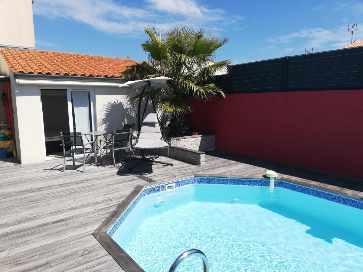 Independant Avec Piscine Et Cuisine Exterieures Homestay