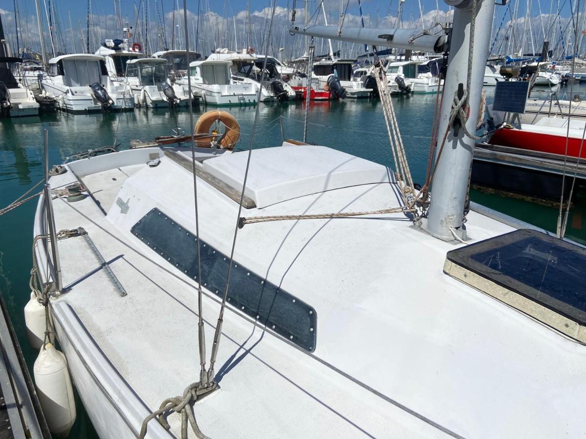 Location Un Petit Voilier Botel La Rochelle (Charente-Maritime)