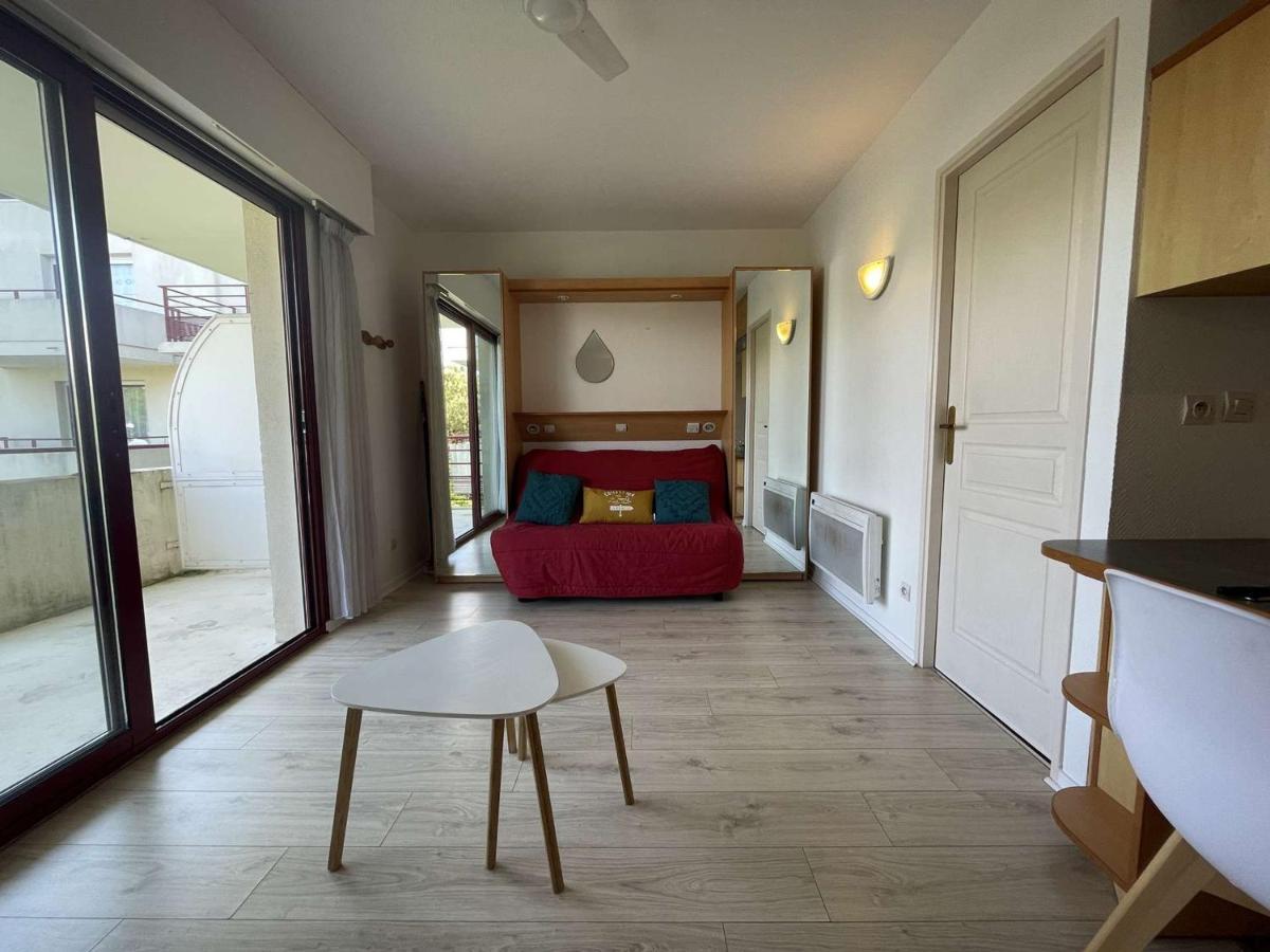 Appartement Confortable Avec Balcon, Parking, Piscine Proche Port La Rochelle - Fr-1-246-664 *