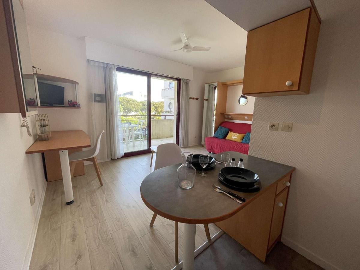 Appartement Confortable Avec Balcon, Parking, Piscine Proche Port La Rochelle - Fr-1-246-664 *