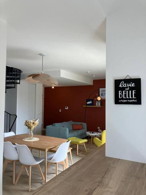 Grand Duplex Lumineux/terrasse+parking-la Rochelle Appartement *