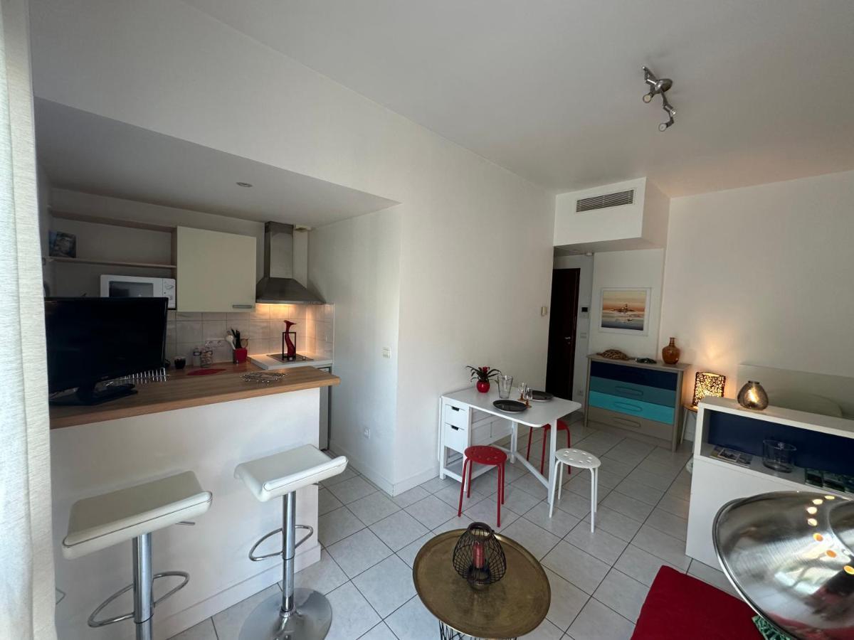 La Rochelle Sur L'eau - Studio Apartment