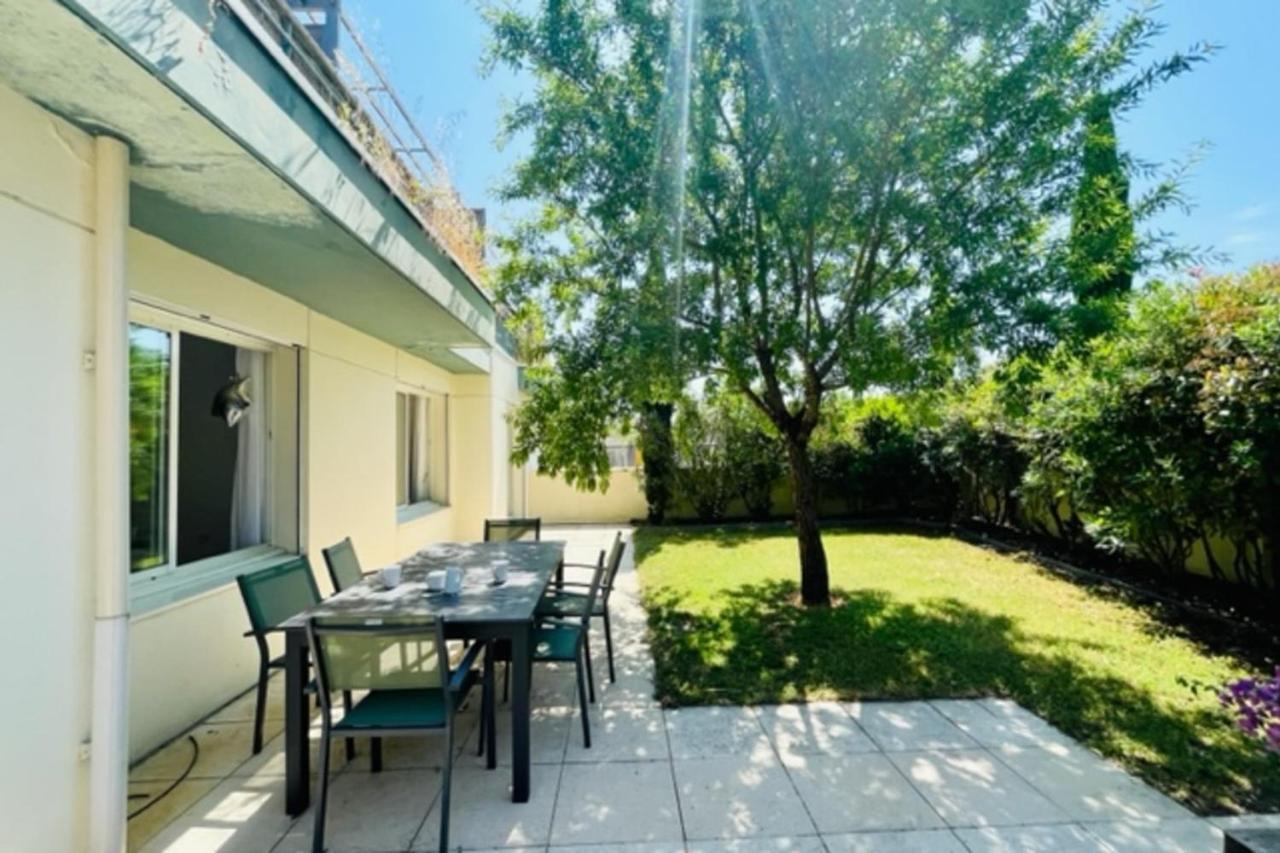Spacious Cocoon With Pool In La Rochelle