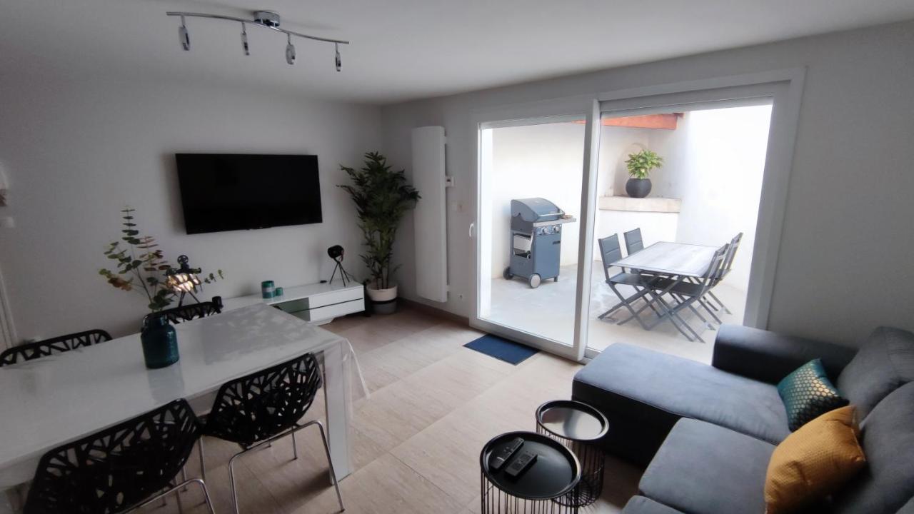 Holiday home Maison De 600 M Du Marche La Rochelle (Charente-Maritime)